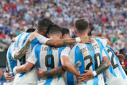 la-seleccion-argentina-derroto-2-a-0-a-canada-y-DOEXBASAYZA3ZPGQBYWU3DBEH4