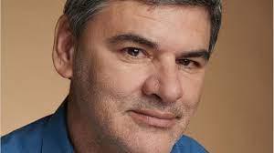 FERNANDO GONZALEZ EDITOR DEL CLARIN