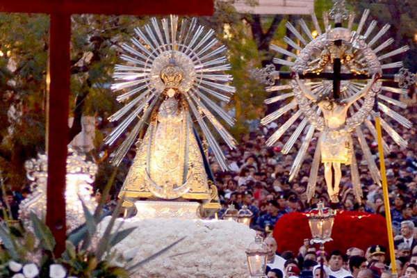 virgen del milagro claveles