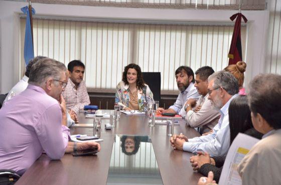 93554-el-gobierno-se-reunio-con-sindicatos-docentes-en-el-marco-de-las-mesas-paritarias