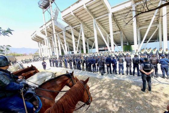 93764-mas-de-800-policias-afectados-a-la-cobertura-de-seguridad-por-el-partido-entre-boca-juniors-y-gimnasia-y-tiro