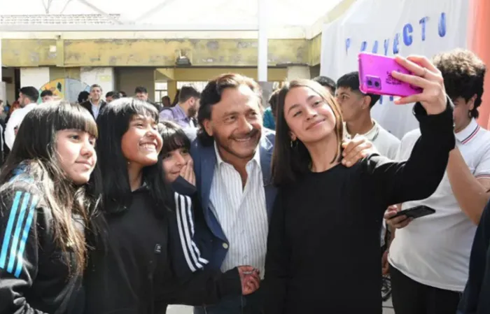 PoliticaSaenzJovenes