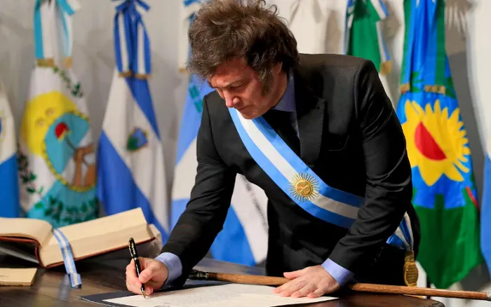 PoliticaMileiPactodemayo