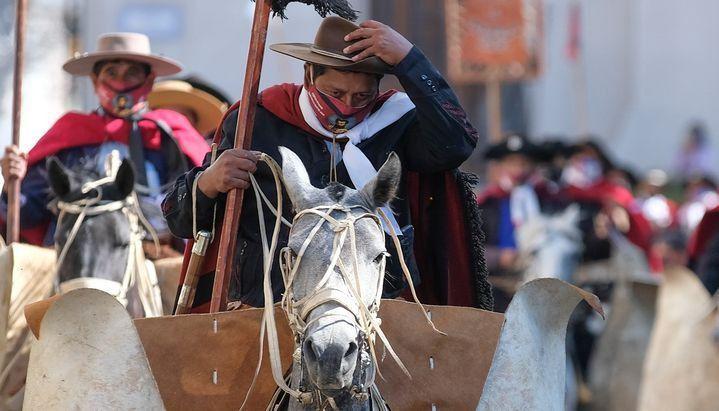 desfile guemes