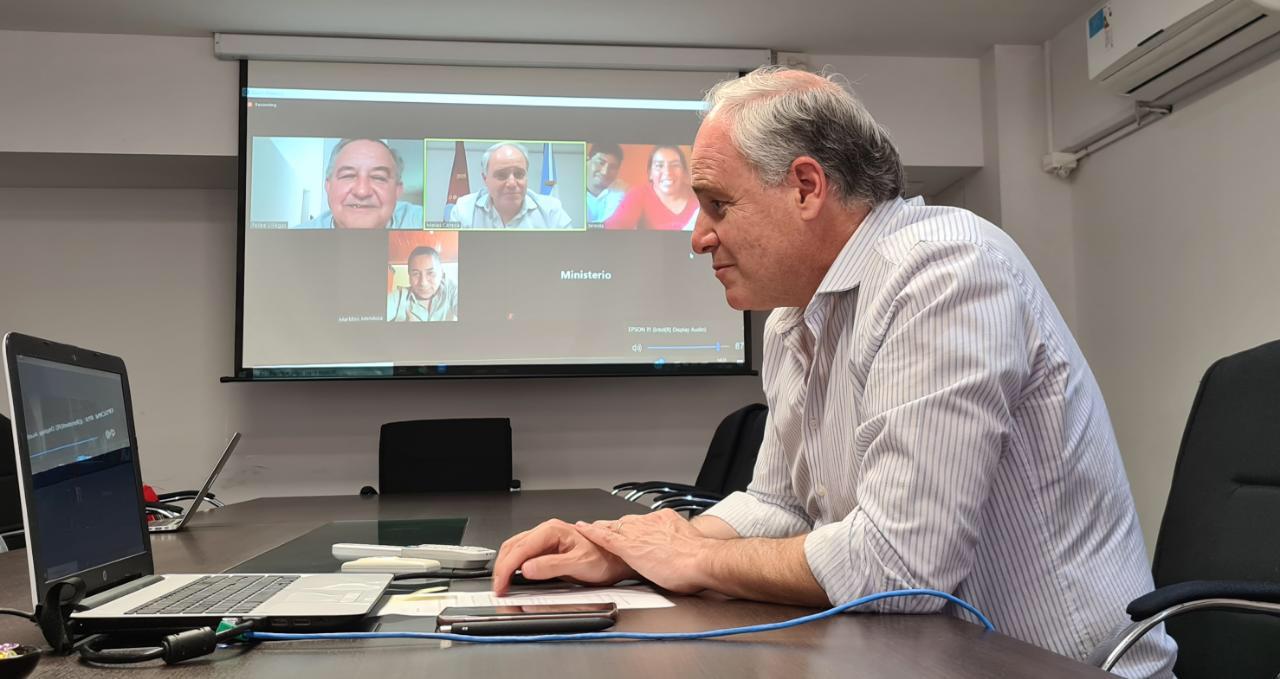 ministro de educacion matias canepa