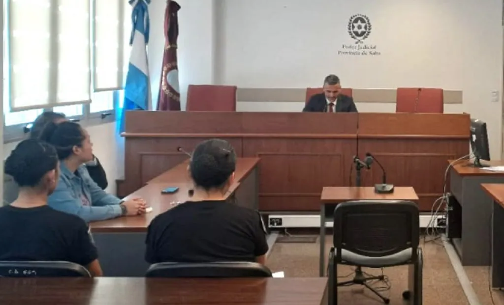 Policialesmujerfuego