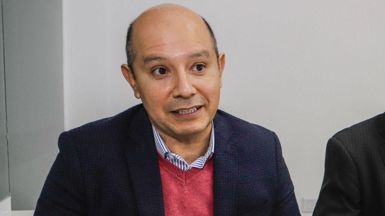 politica-carlos saravia
