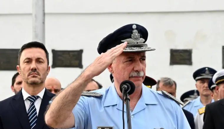 PoliticaFuerzaAerea