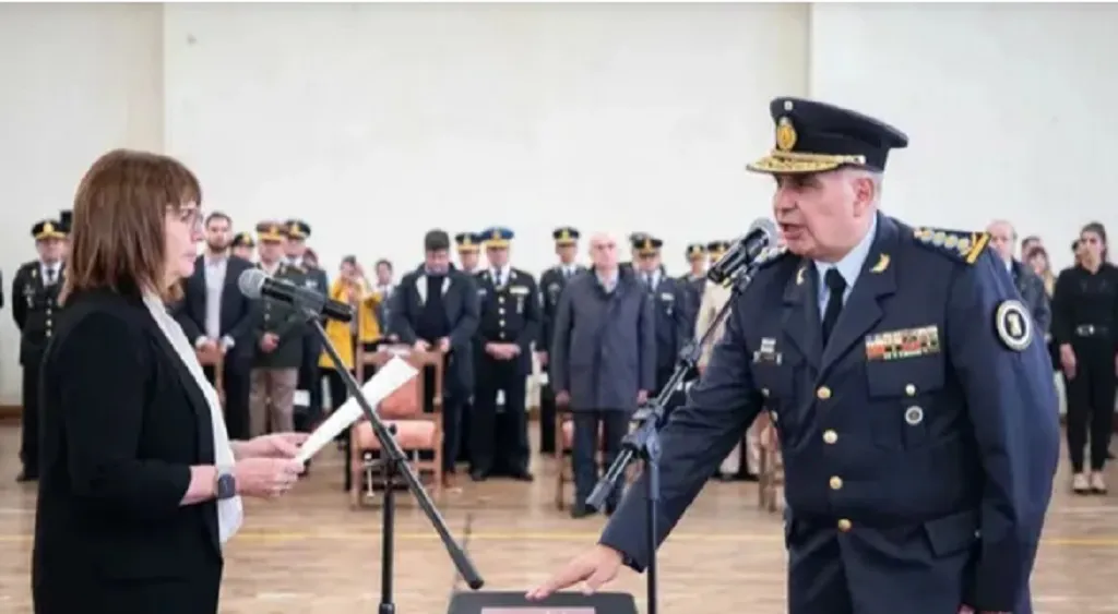 PoliticaFernandoMartinez