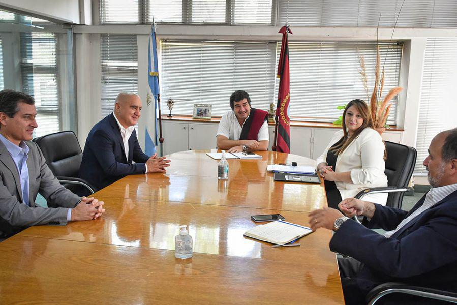 87516-presentaron-al-gobierno-provincial-un-proyecto-de-parque-fotovoltaico-en-tolar-grande