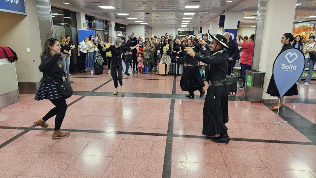 recepcion-turistas-2-1024x577