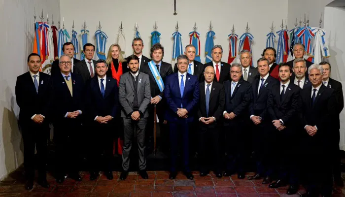 PoliticaMileiPactodemayo1