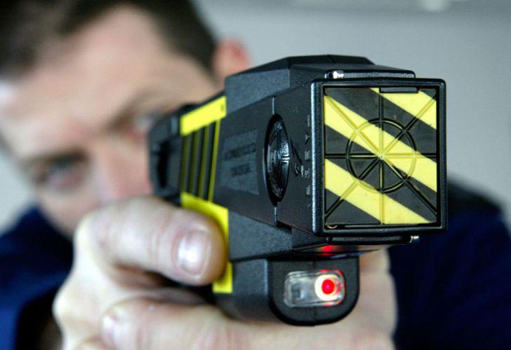 pistolas-taser-