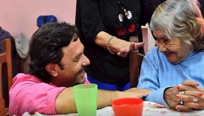 PoliticaSaenzAbuelos