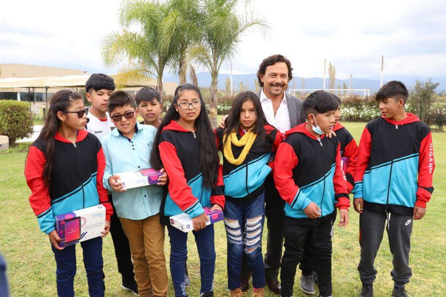 politica saenz tablets1