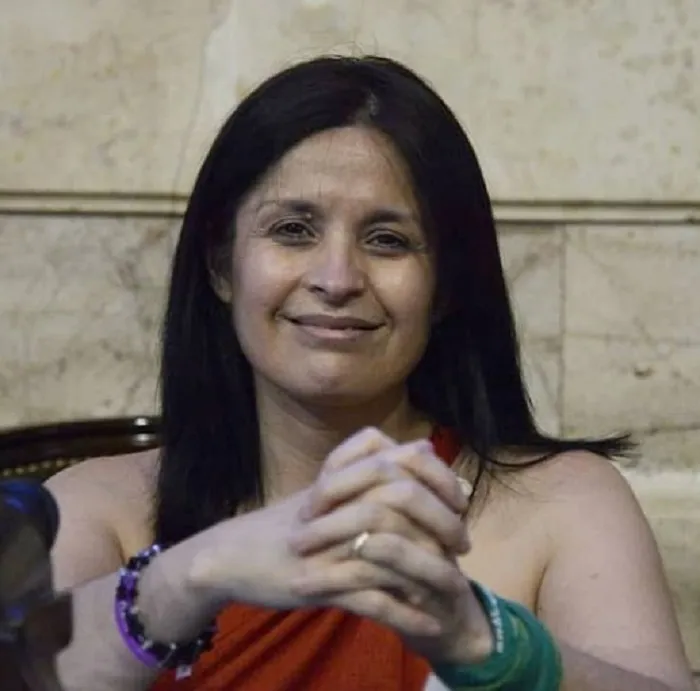 PoliticaVeronicaCaliva