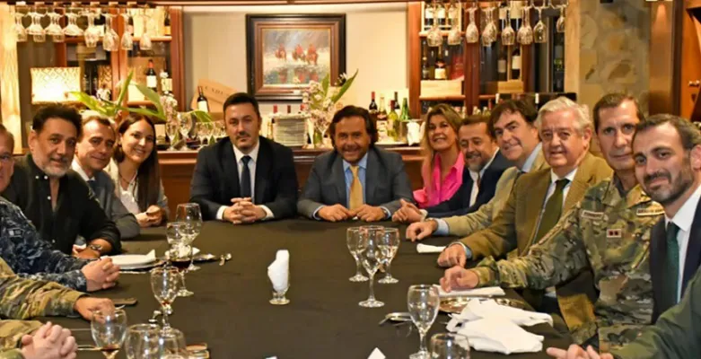 PoliticaSaenzyPetri1